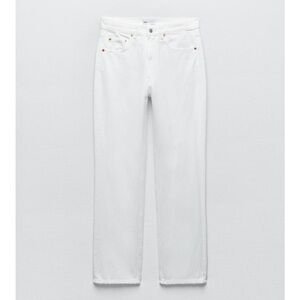 Never worn tags on white Zara straight leg jeans. High rise, regular length.